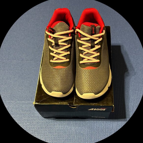 AVI-Blitz Steel Gray/Jet Black/Chinese Red Boys Size 3 Sneakers - Picture 2 of 10